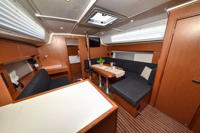 Bavaria C42 | Bella