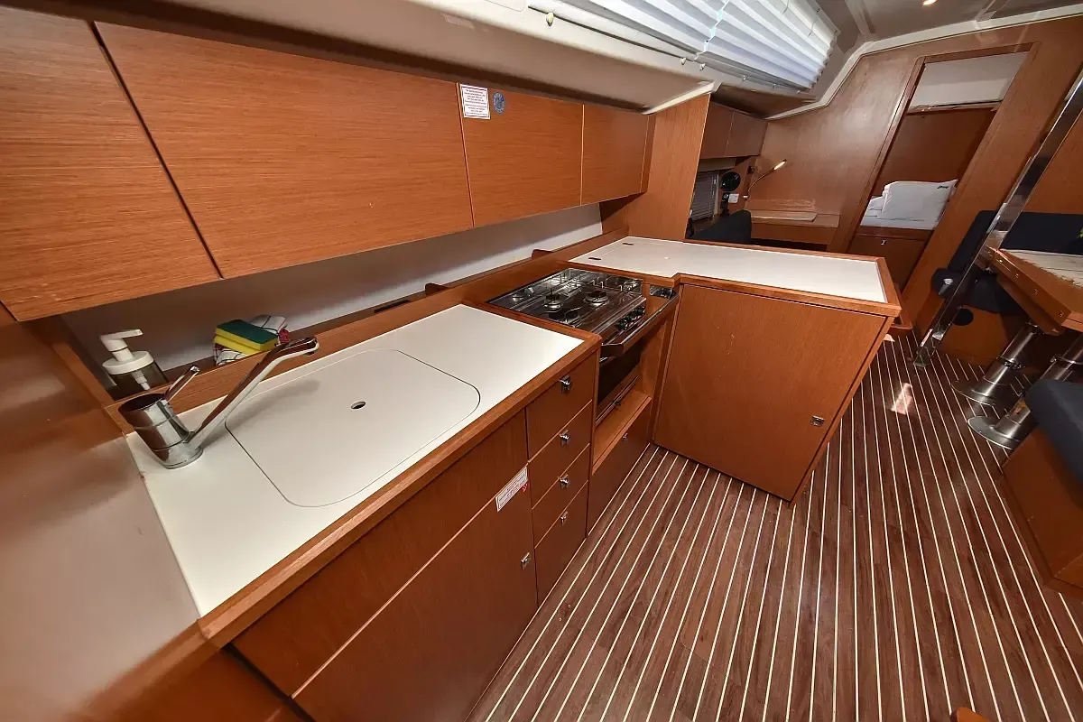 Bavaria C42 | Bella