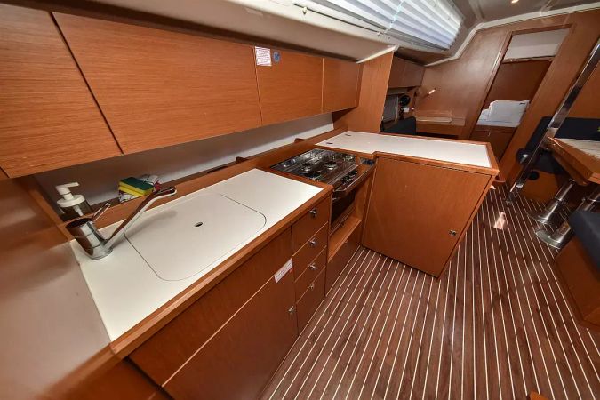 Bavaria C42 | Bella