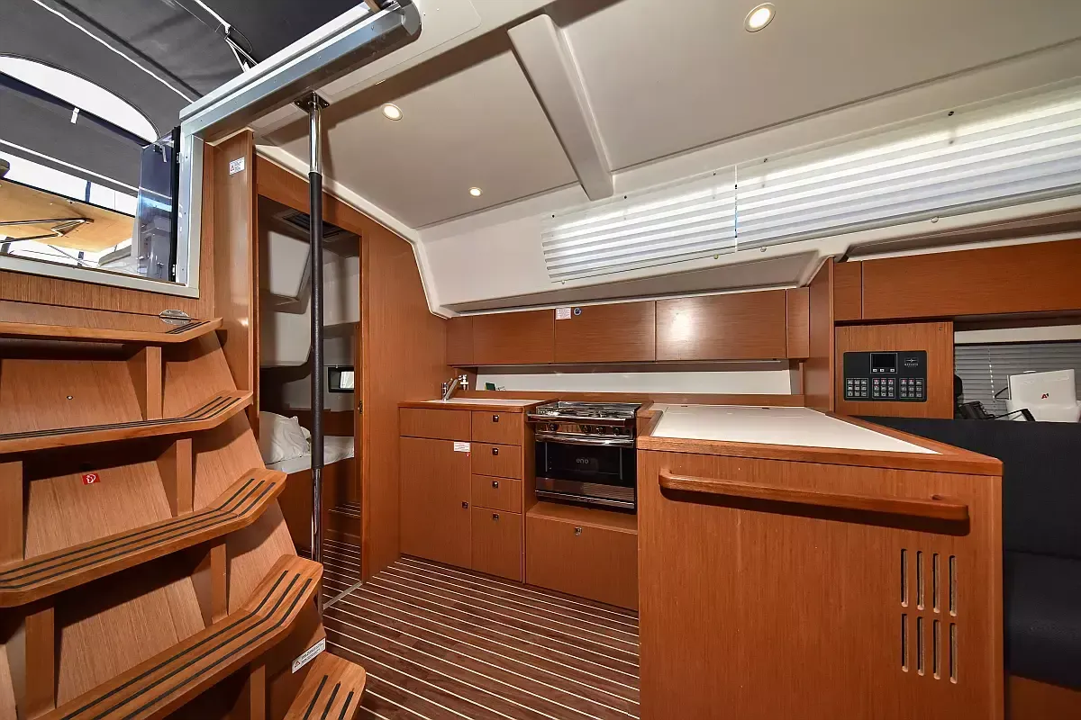 Bavaria C42 | Bella