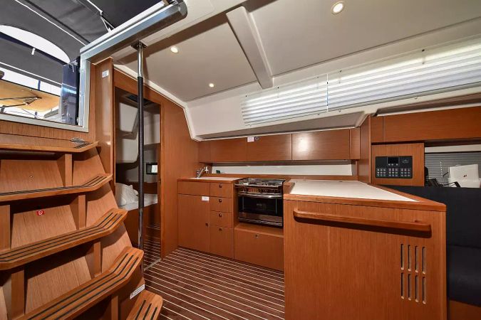 Bavaria C42 | Bella