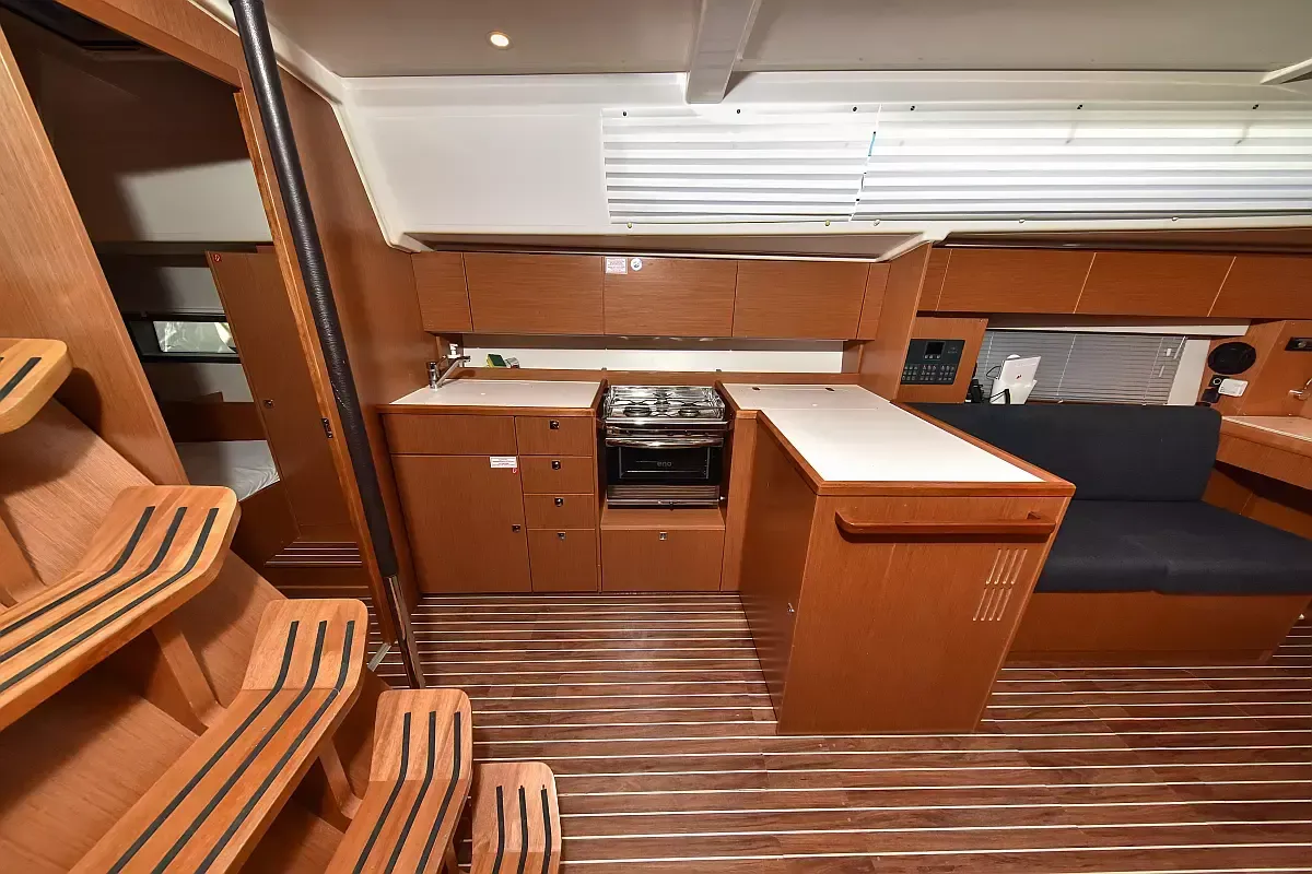Bavaria C42 | Bella