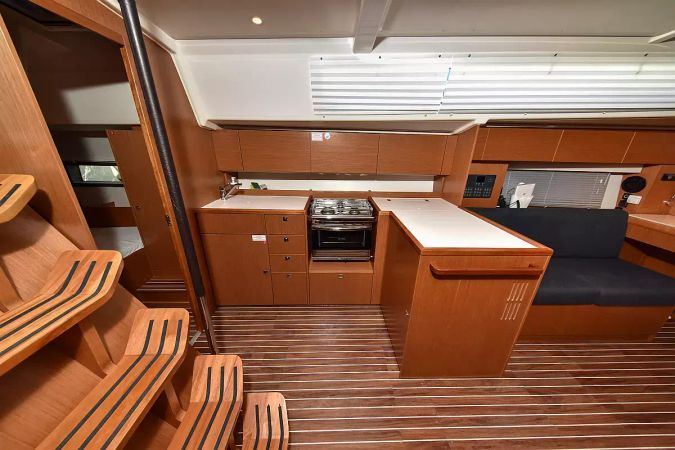 Bavaria C42 | Bella