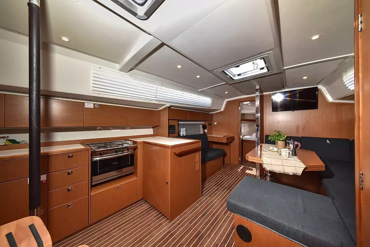 Bavaria C42 | Bella