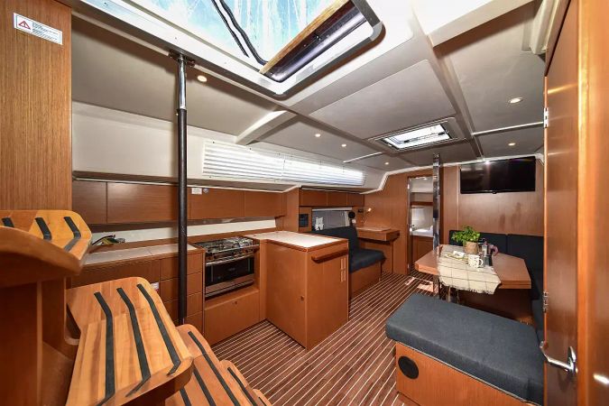 Bavaria C42 | Bella