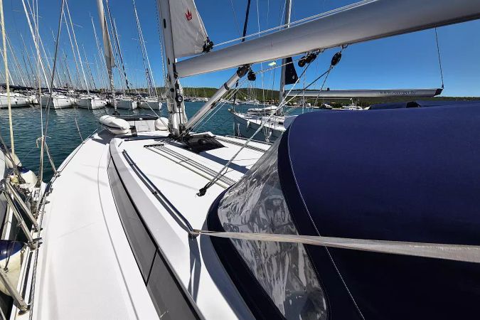 Bavaria C42 | Bella