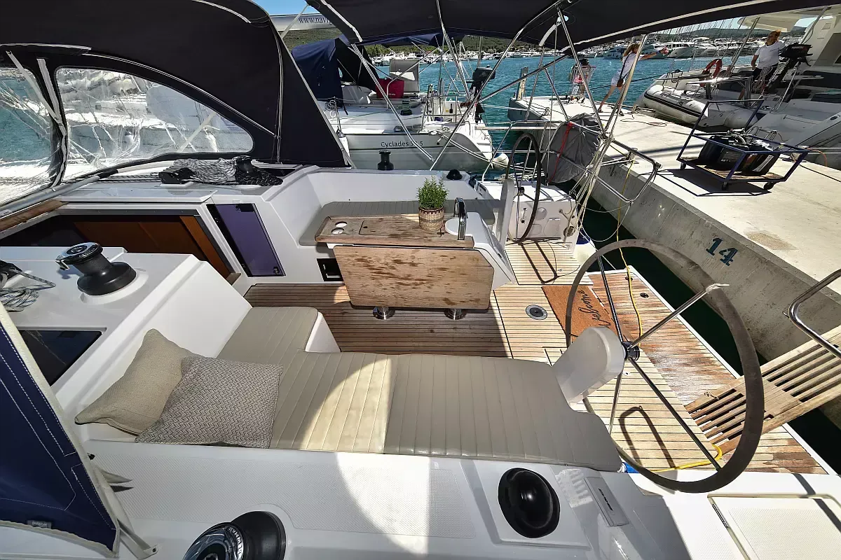 Bavaria C42 | Bella