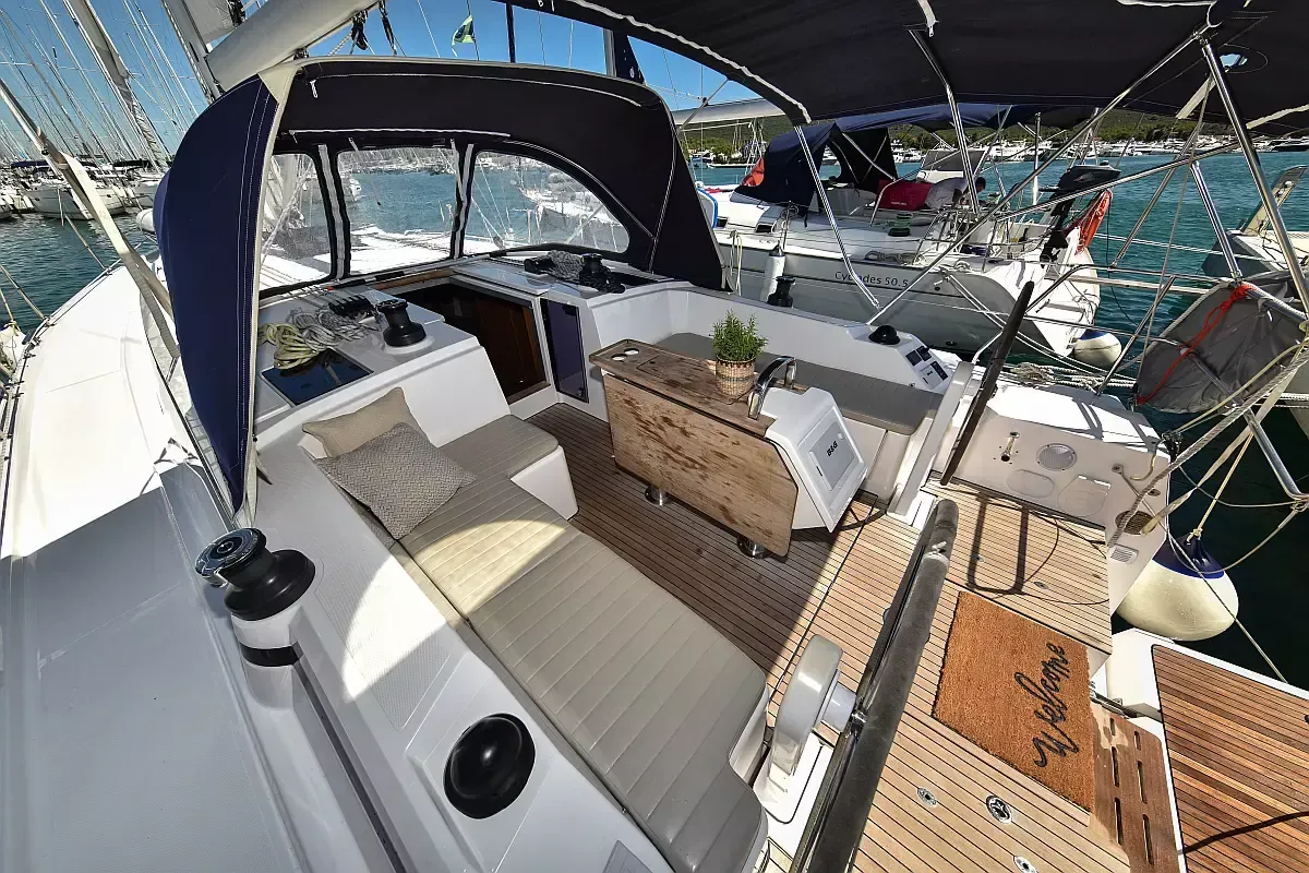 Bavaria C42 | Bella