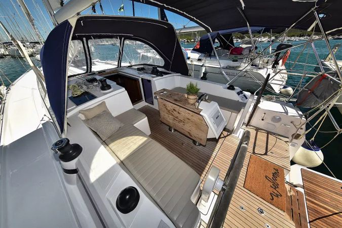 Bavaria C42 | Bella