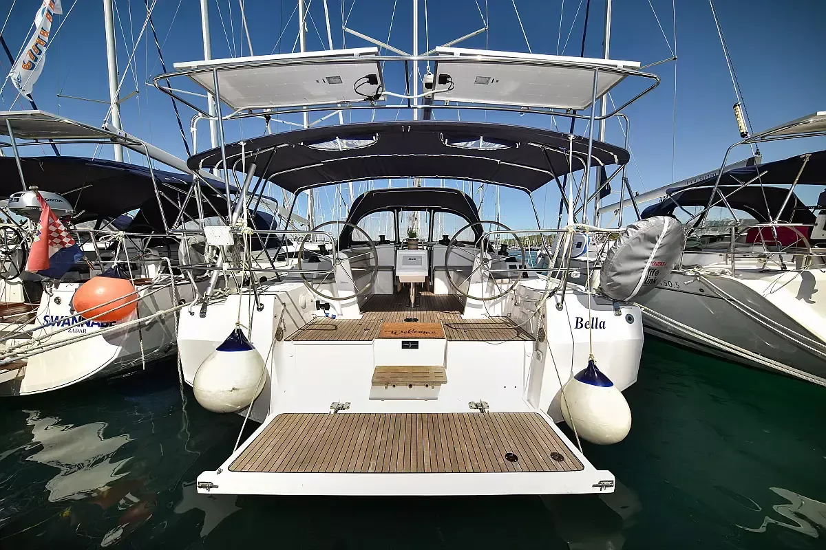Bavaria C42 | Bella