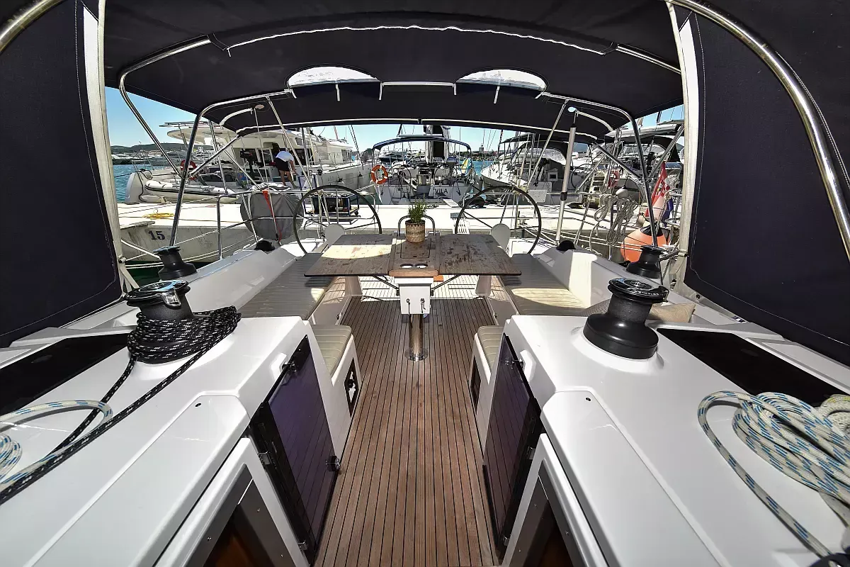 Bavaria C42 | Bella