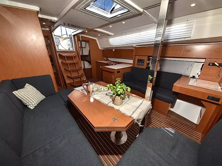 Bavaria C42 | Bella