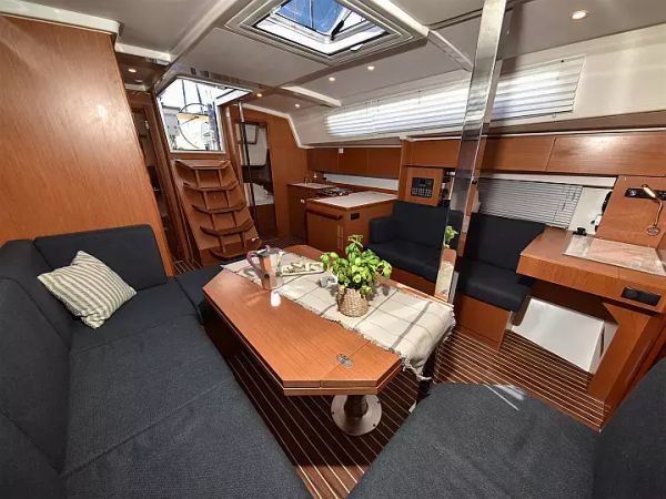 Bavaria C42 | Bella