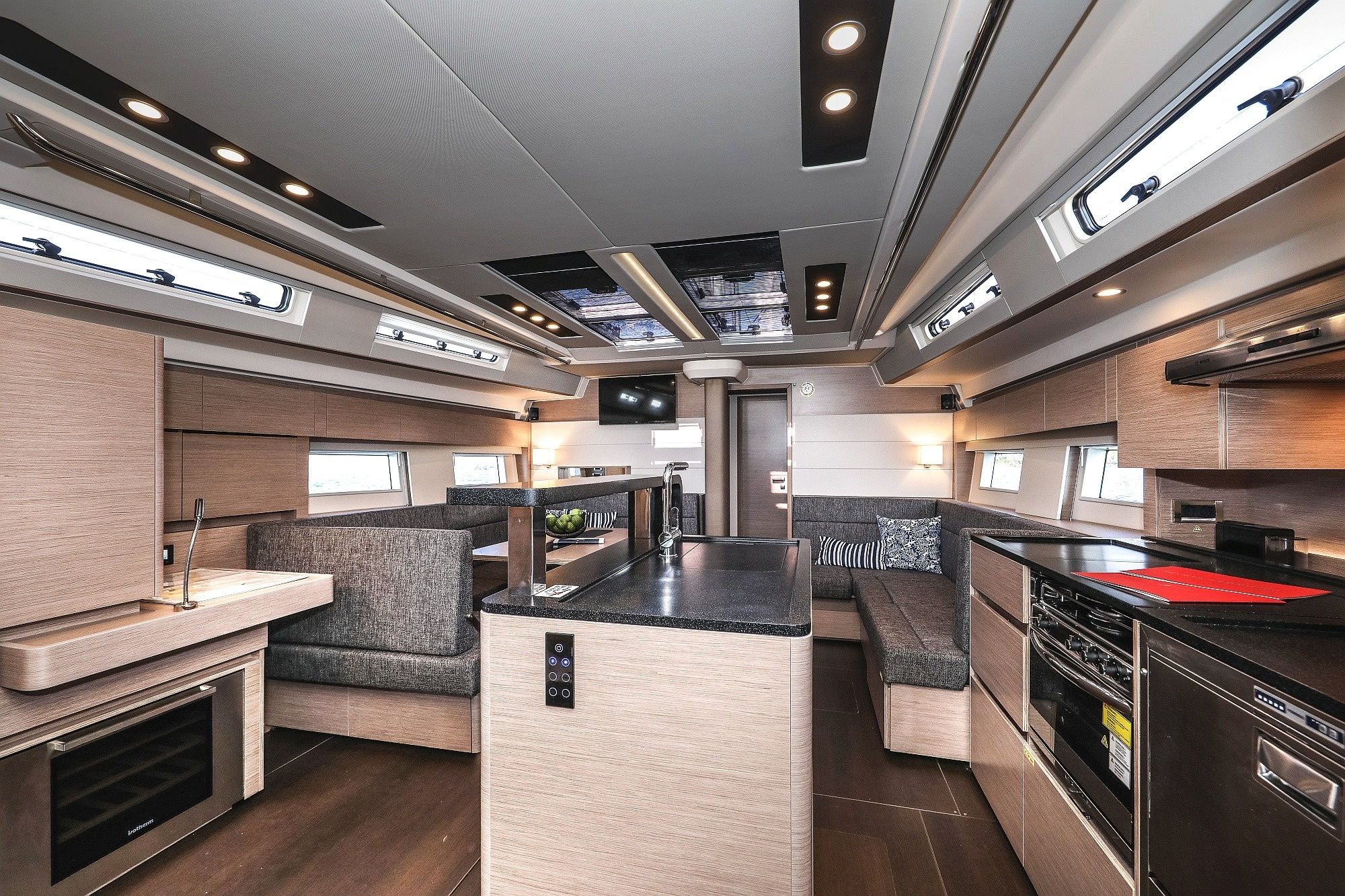 Hanse 588 | Hot Stuff