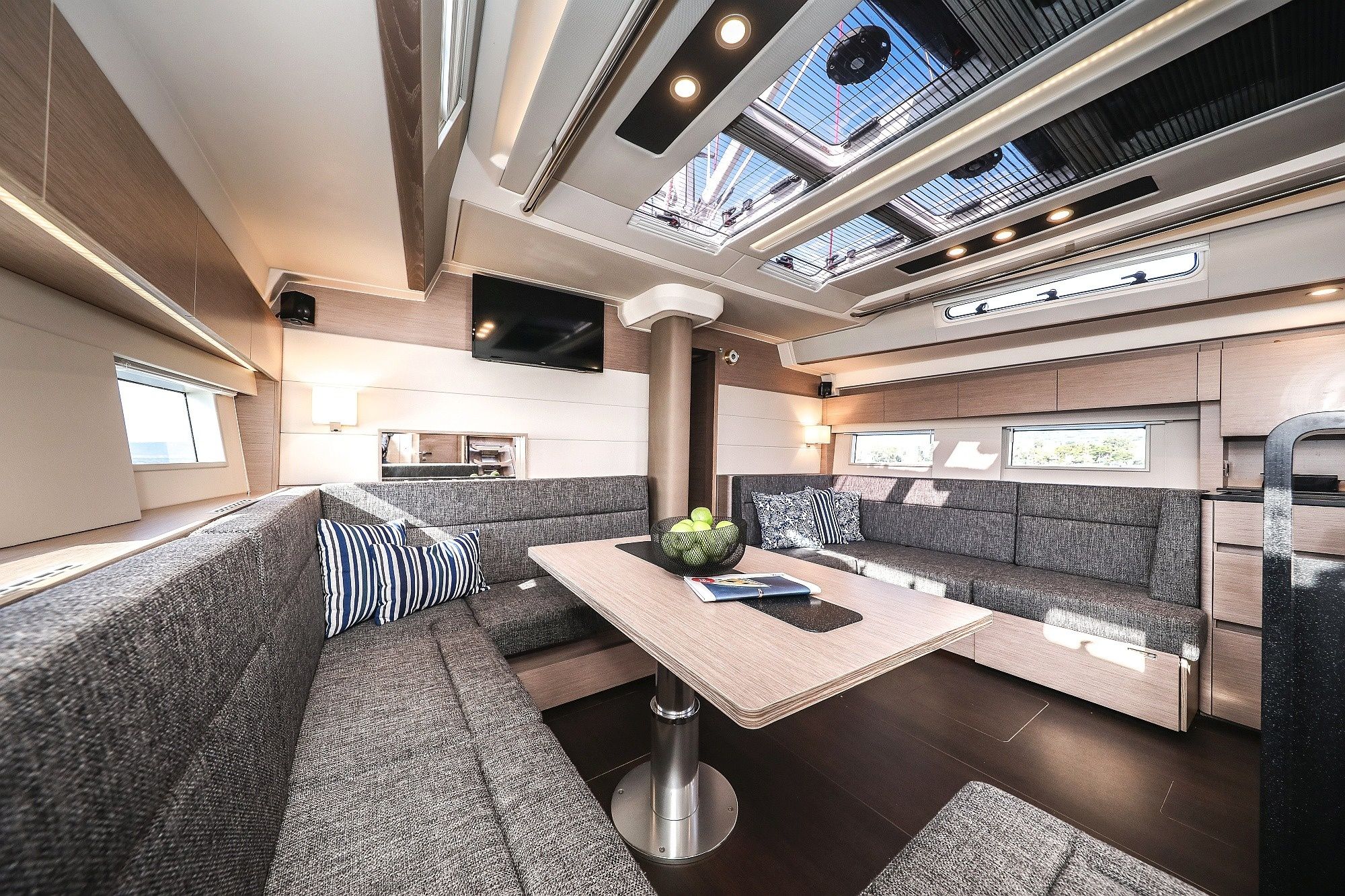 Hanse 588 | Hot Stuff