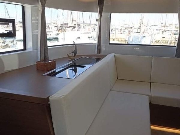 Lagoon 50 | Silhouette