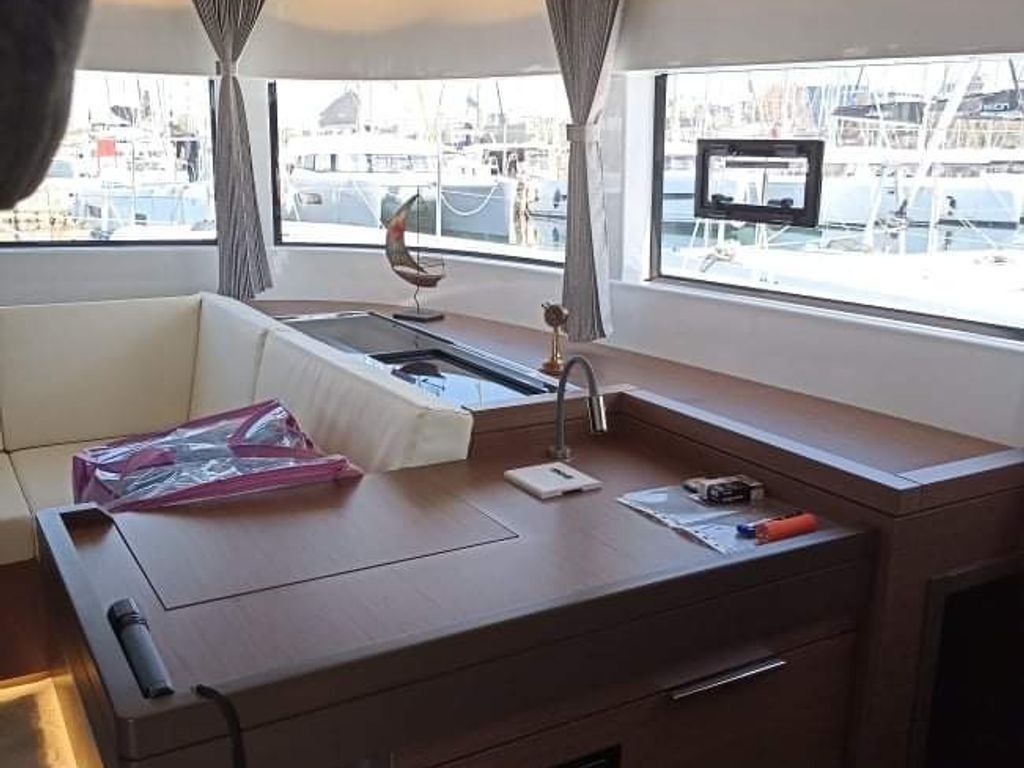 Lagoon 50 | Silhouette