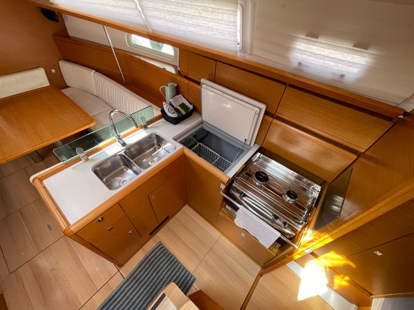 Jeanneau Sun Odyssey 389 | Sound of Silence