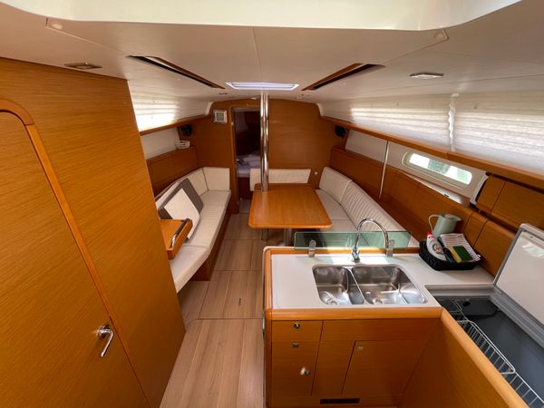 Jeanneau Sun Odyssey 389 | Sound of Silence