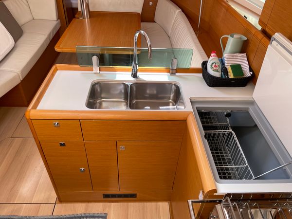 Jeanneau Sun Odyssey 389 | Sound of Silence
