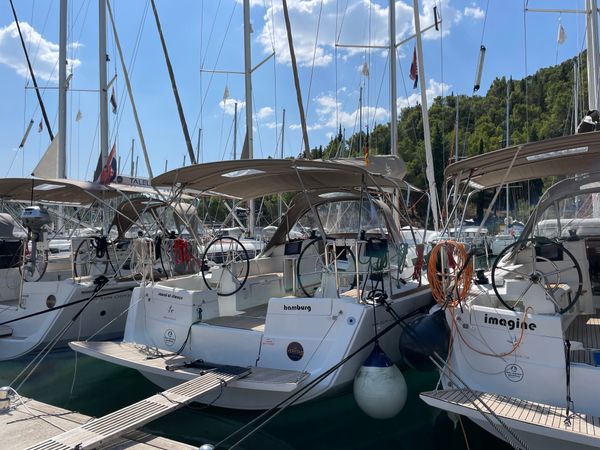 Jeanneau Sun Odyssey 389 | Sound of Silence