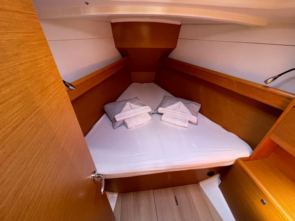 Jeanneau Sun Odyssey 389 | Sound of Silence