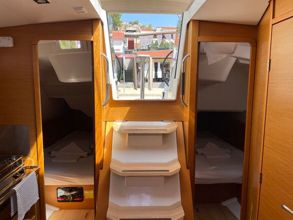 Jeanneau Sun Odyssey 389 | Sound of Silence