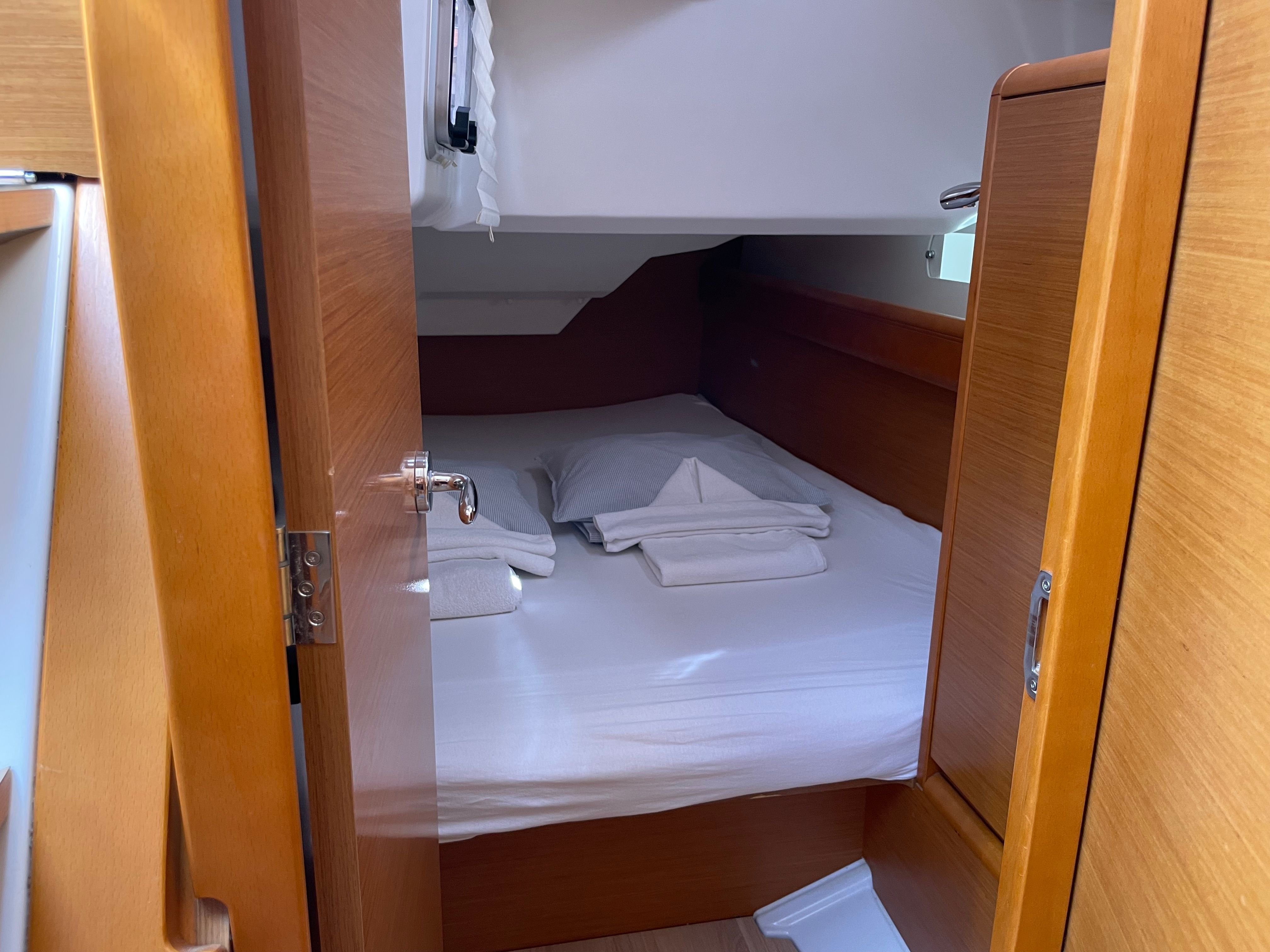 Jeanneau Sun Odyssey 389 | Sound of Silence