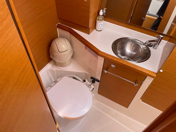 Jeanneau Sun Odyssey 389 | Sound of Silence