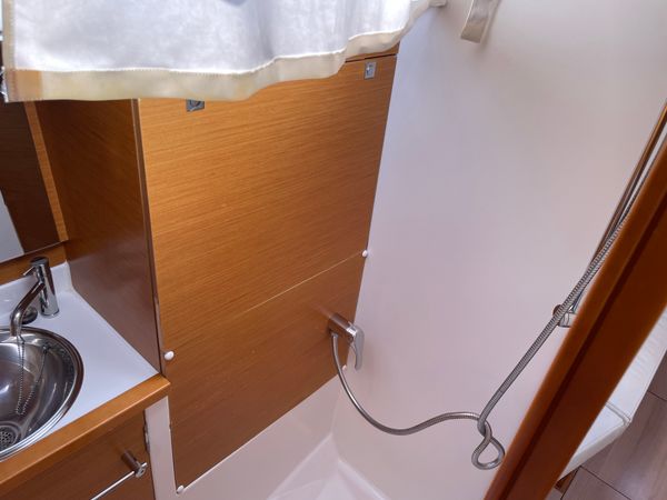 Jeanneau Sun Odyssey 389 | Sound of Silence