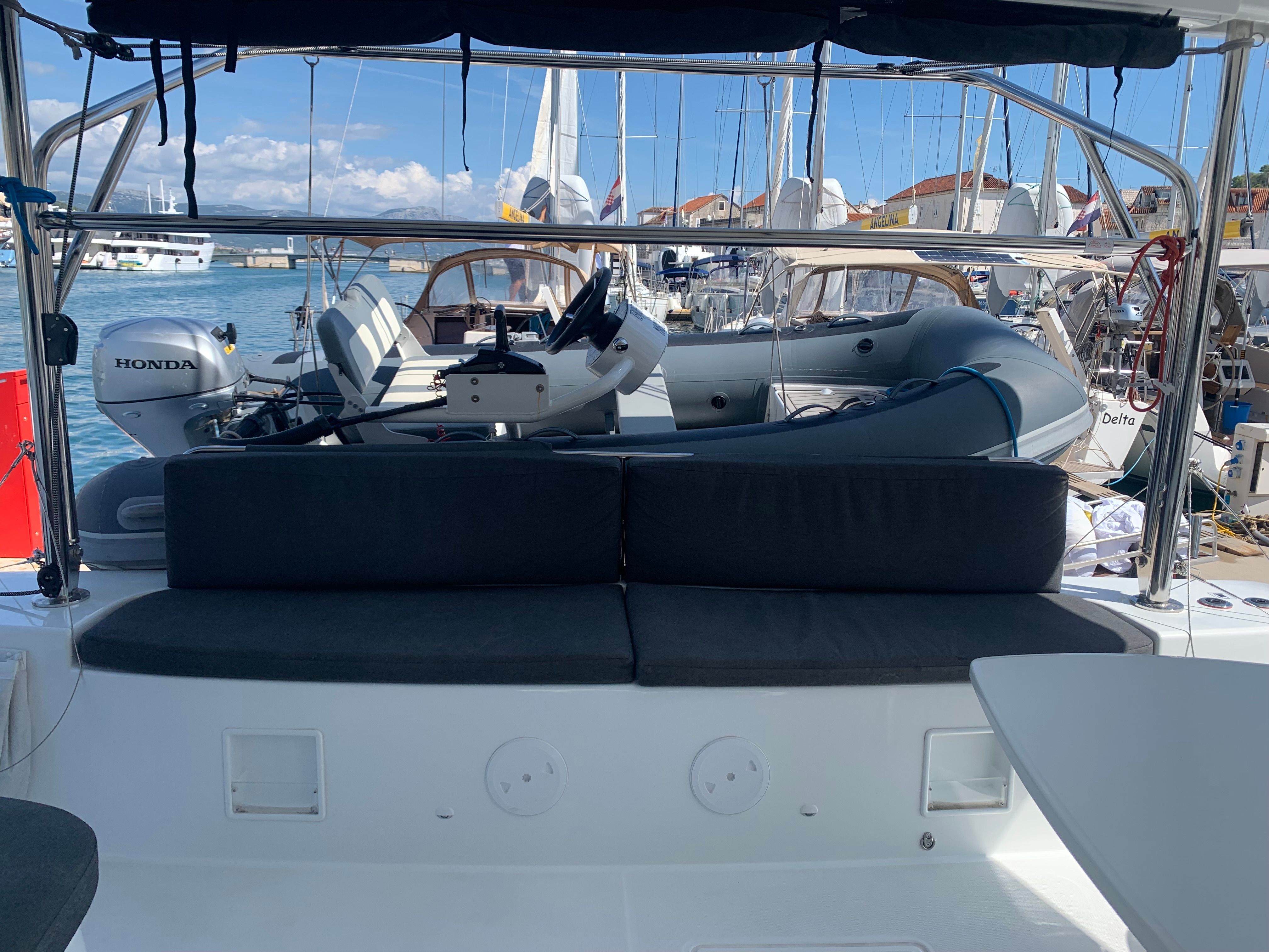 Lagoon 46 | Magic Point