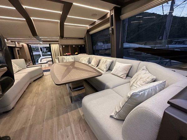 Galeon 680 Fly | Paradise