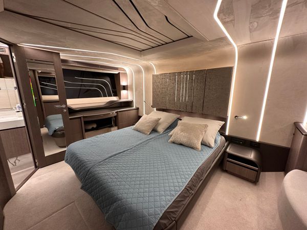 Galeon 680 Fly | Paradise