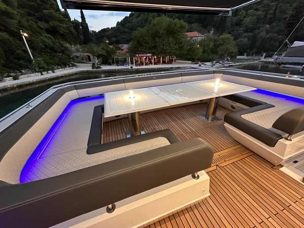 Galeon 680 Fly | Paradise