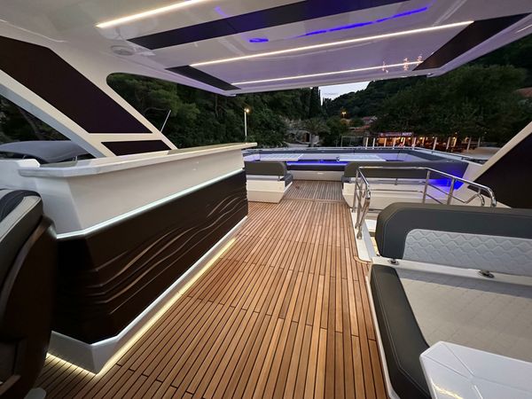 Galeon 680 Fly | Paradise
