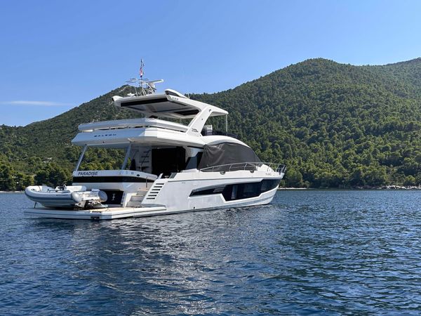 Galeon 680 Fly | Paradise