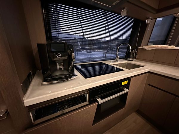 Galeon 680 Fly | Paradise