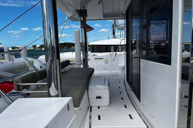 Bali 4.8 | Happy Day