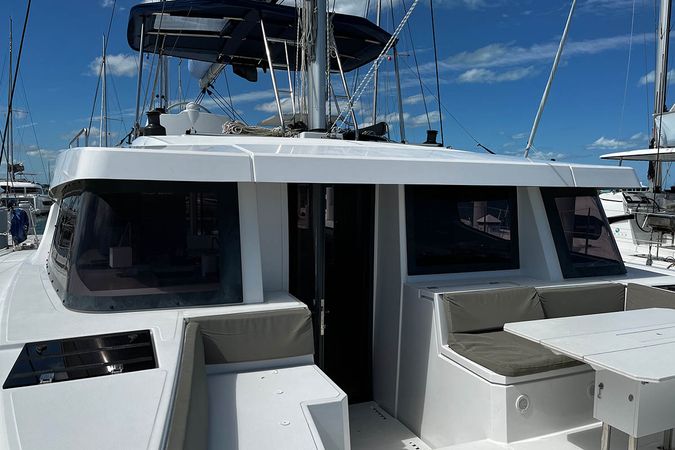 Bali 4.8 | Happy Day