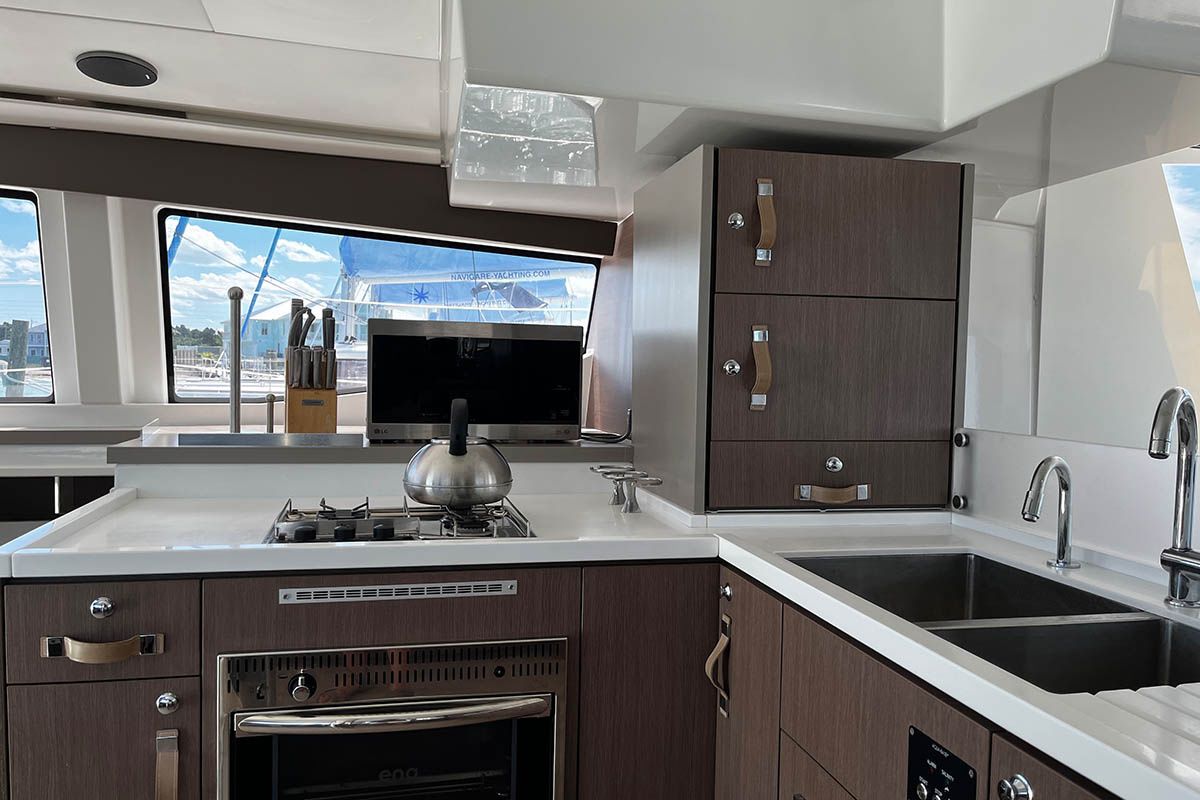 Bali 4.8 | Happy Day