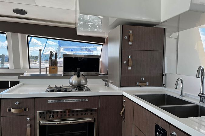 Bali 4.8 | Happy Day