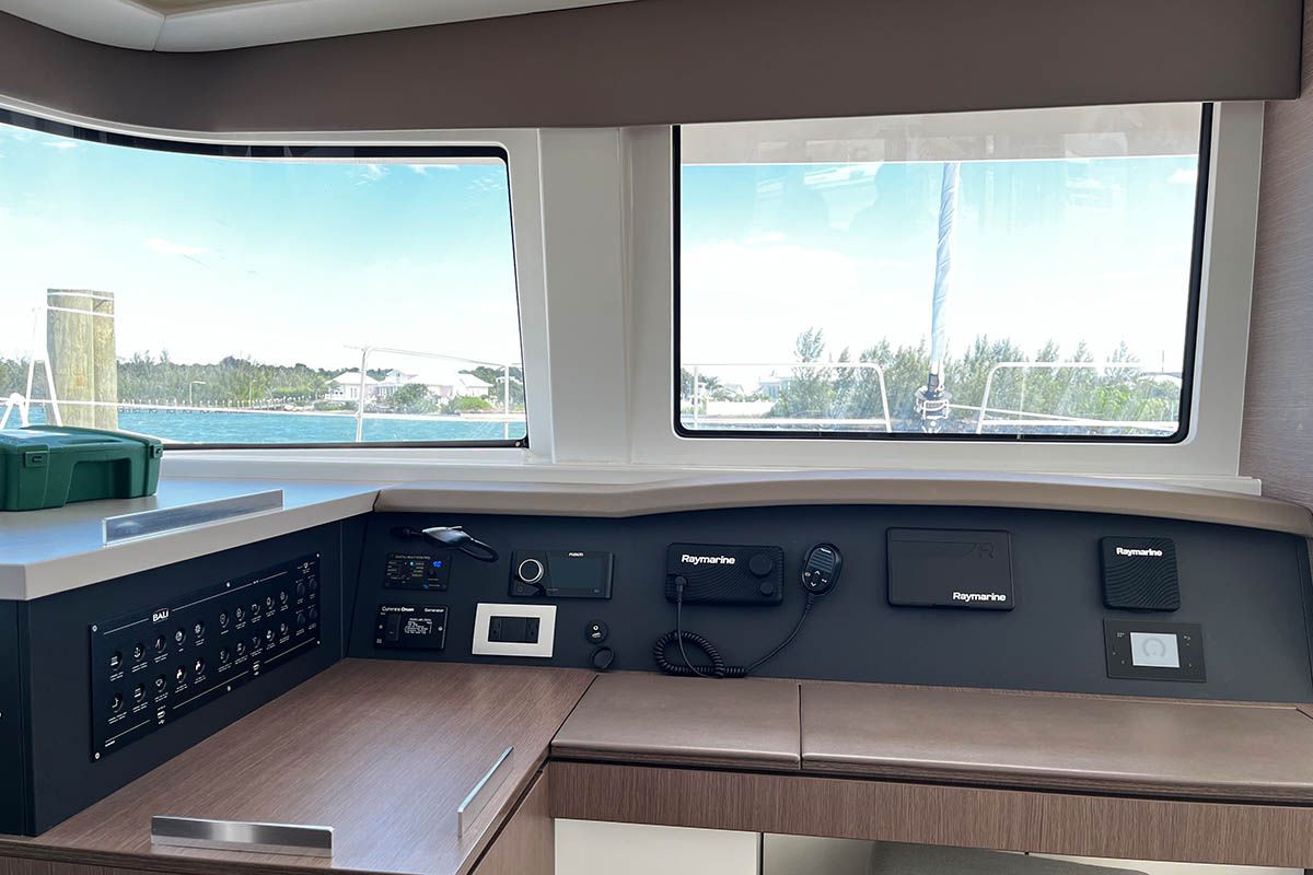 Bali 4.8 | Happy Day