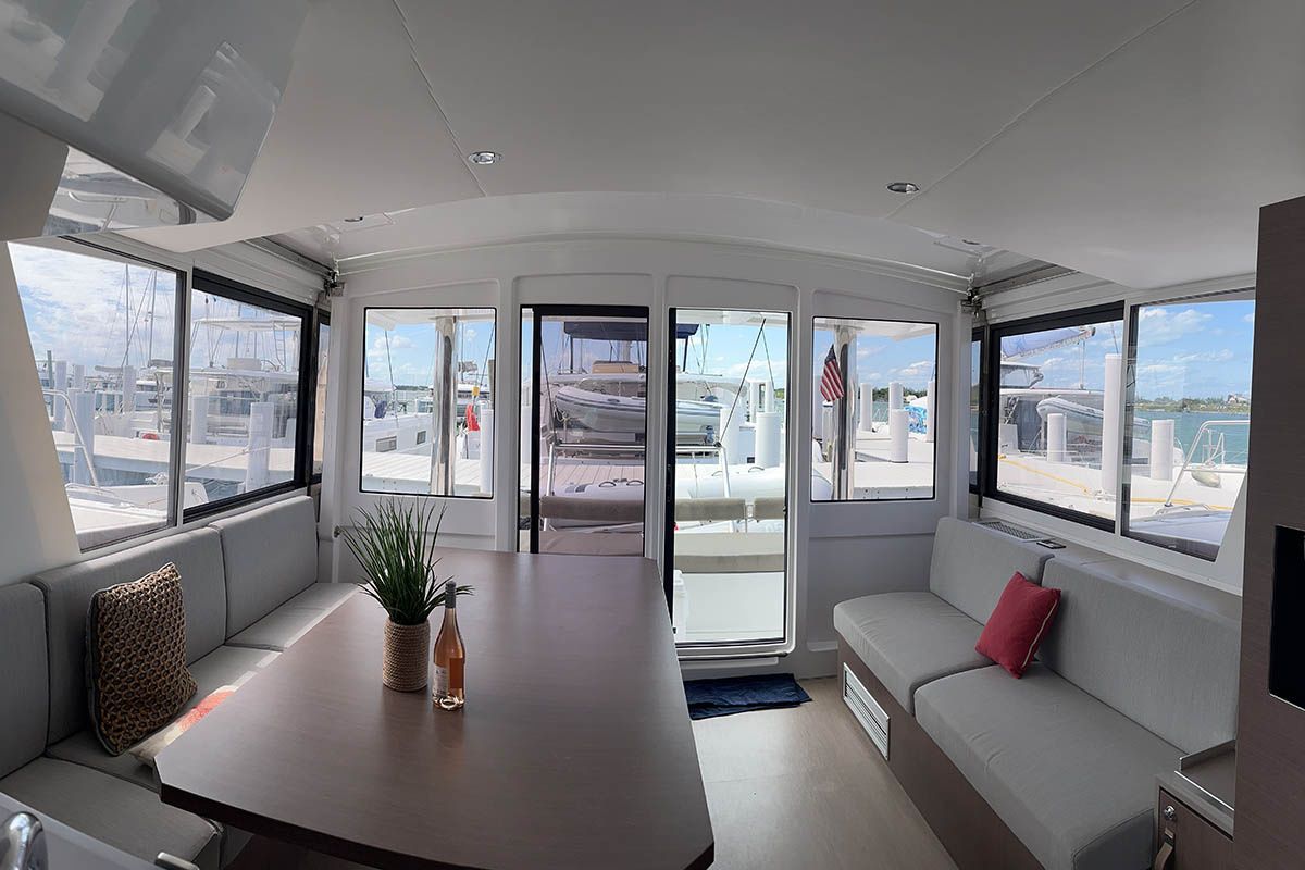 Bali 4.8 | Happy Day