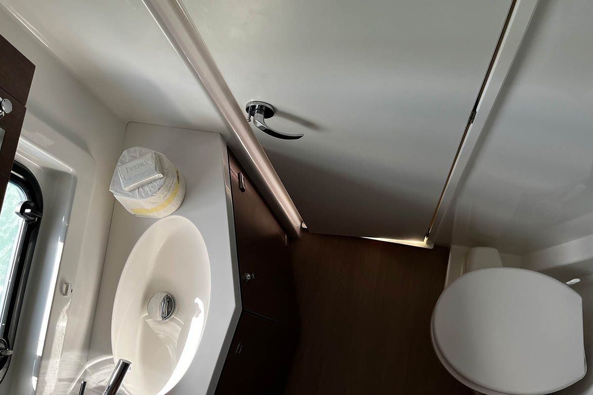 Bali 4.8 | Happy Day