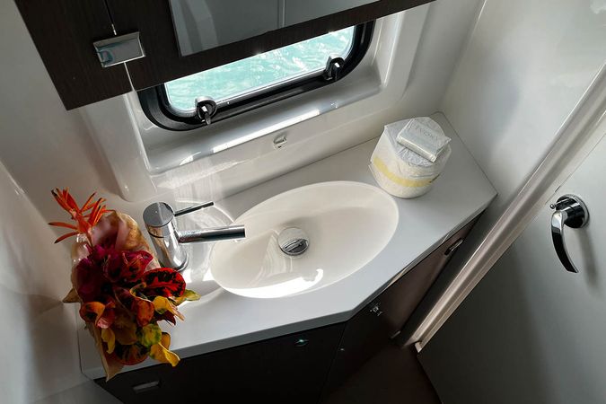 Bali 4.8 | Happy Day