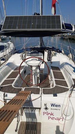 Jeanneau Sun Odyssey 37 | Pink Pearl