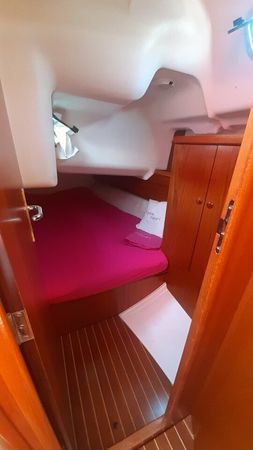 Jeanneau Sun Odyssey 37 | Pink Pearl