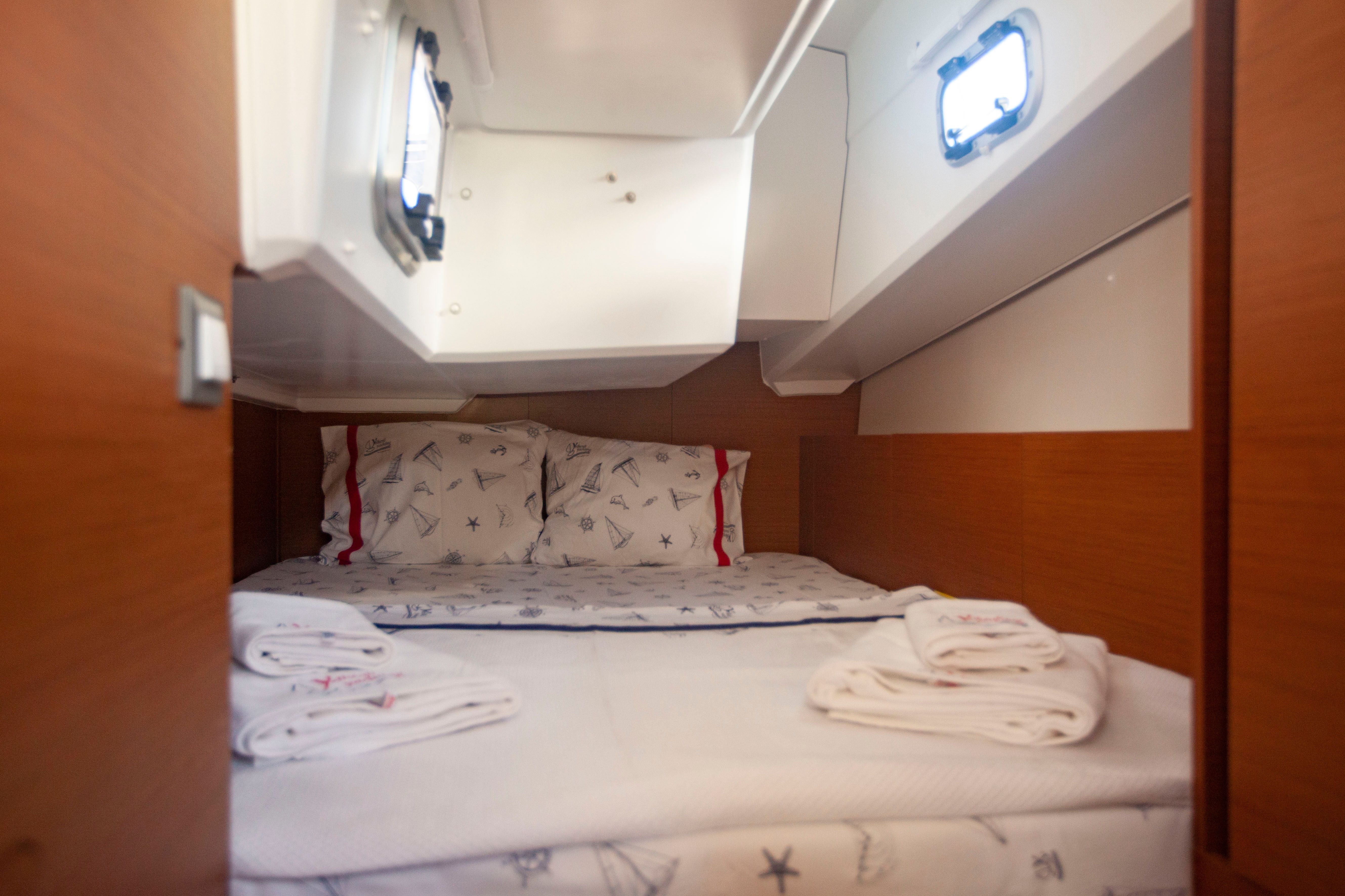 Jeanneau Sun Odyssey 380 | Ocean Breeze
