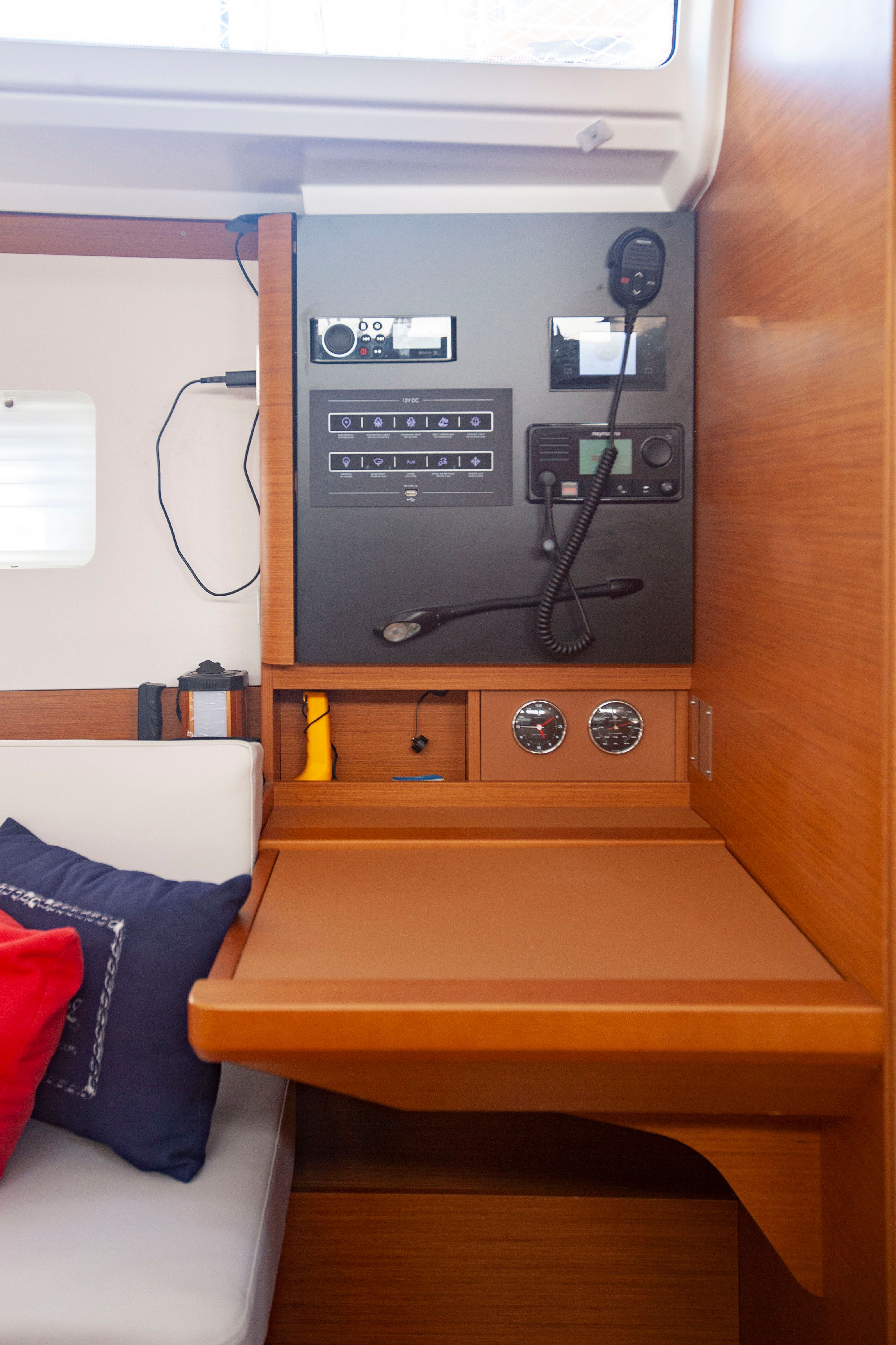 Jeanneau Sun Odyssey 380 | Ocean Breeze