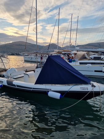 Falkor 22 | RIB Falkor 22